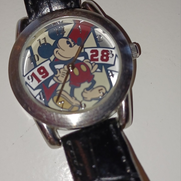 Authentic Limited Disney Mickey Mouse Watch - Picture 6 of 6